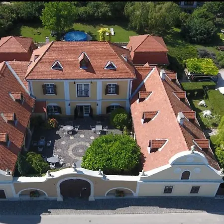 Gombas Kuria Mansion Boutique Guest house Balatonfured